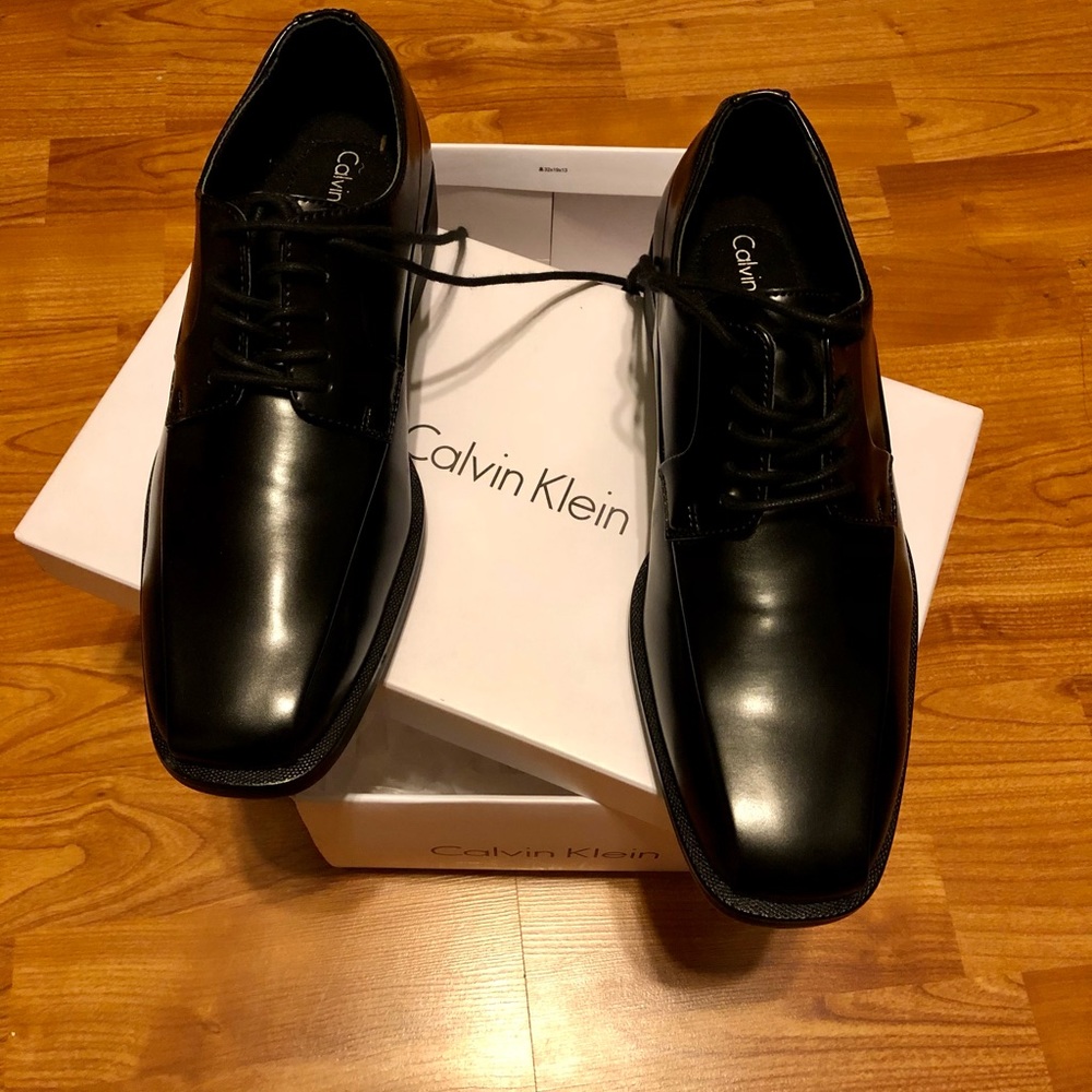 Calvin Klein Mens size 7 M Black Dress Shoe “Earl Smooth”